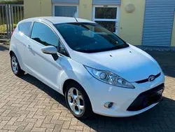 Weiß Gebraucht 2009 Ford Fiesta Titanium Kleinwagen | 3.800 €