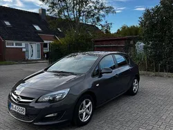 Grau Gebraucht 2015 Opel Astra Selection Limousine | 9.200 € (Fairer Preis)