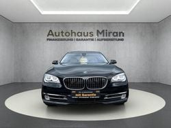 Black sapphire metallic Gebraucht 2015 BMW 750L Limousine | 29.999 €