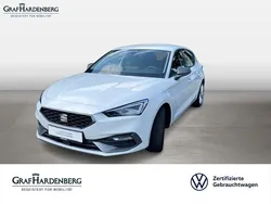 Weiß Gebraucht 2024 Seat Leon FR-Line Limousine | 27.555 € (Fairer Preis)