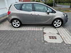 Braun Gebraucht 2011 Opel Meriva Van / Kleinbus | 4.500 € (Guter Preis)