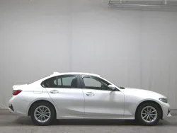 Weiss Gebraucht 2019 BMW 318 Sport Line Limousine | 21.480 € (Fairer Preis)