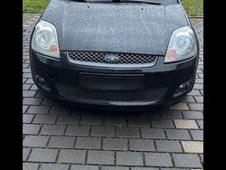 Schwarz Gebraucht 2006 Ford Fiesta Kleinwagen | 1.000 €