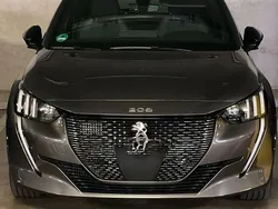 Grau Gebraucht 2020 Peugeot 208 Allure GT-Line Kleinwagen | 16.950 € (Fairer Preis)