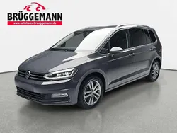 Grau Gebraucht 2024 VW Touran Highline Van / Kleinbus | 33.890 € (Fairer Preis)
