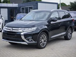 Pantherschwarz (p) Gebraucht 2016 Mitsubishi Outlander Top SUV | 18.390 € (Fairer Preis)