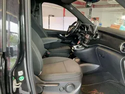 Schwarz Gebraucht 2018 Mercedes V220 Edition Van / Kleinbus | 24.000 €