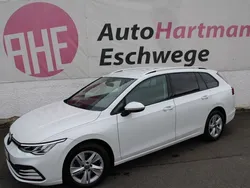 Weiß Gebraucht 2023 VW Golf VIII Life Kombi | 26.840 € (Fairer Preis)