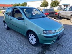 Grün Gebraucht 2002 Fiat Punto Kleinwagen | 499 € (Guter Preis)