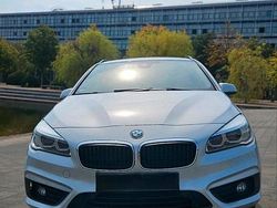 Silber Gebraucht 2016 BMW 218 Active Tourer Advantage Van / Kleinbus | 10.500 € (Fairer Preis)