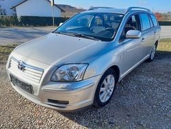 Silber Gebraucht 2006 Toyota Avensis Executive Kombi | 1.999 € (Fairer Preis)