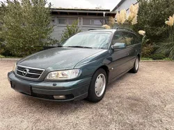 Grün Gebraucht 2000 Opel Omega Design Edition Kombi | 2.200 €