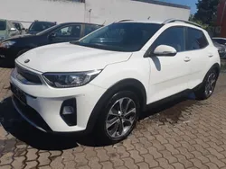 Weiß Gebraucht 2018 Kia Stonic Spirit SUV | 9.990 € (Fairer Preis)