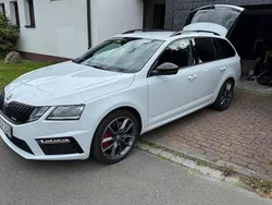 Weiß Gebraucht 2020 Skoda Octavia RS Kombi | 21.000 €