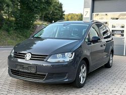 Grau Gebraucht 2019 VW Sharan Van / Kleinbus | 15.600 € (Fairer Preis)