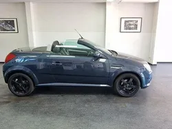 Grau Gebraucht 2007 Opel Tigra Edition Cabrio | 2.990 € (Fairer Preis)