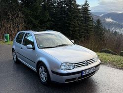 Silber Gebraucht 2001 VW Golf IV Kleinwagen | 1.900 € (Fairer Preis)
