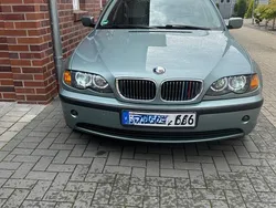 Grün Gebraucht 2003 BMW 318 Limousine | 6.000 €