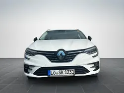 Weiß Gebraucht 2023 Renault Mégane GrandTour Techno Kombi | 26.599 € (Teuer)