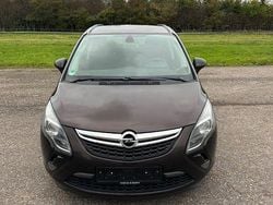 Braun Gebraucht 2012 Opel Zafira Tourer Edition Van / Kleinbus | 2.600 € (Superpreis)