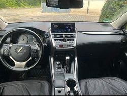 Schwarz Gebraucht 2018 Lexus NX300 SUV | 17.000 €