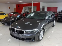 Grau Gebraucht 2022 BMW 530 Kombi | 22.900 €
