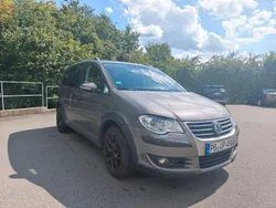 Grau Gebraucht 2010 VW Touran Van / Kleinbus | 6.500 € (Fairer Preis)