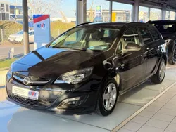 Schwarz Gebraucht 2013 Opel Astra Kombi | 5.990 € (Guter Preis)
