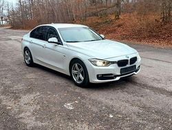 Weiß Gebraucht 2012 BMW 320 Sport Line Limousine | 9.000 € (Guter Preis)
