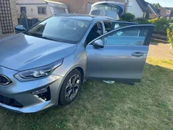 Grau Gebraucht 2021 Kia Ceed Sportswagon Vision Kombi | 16.799 € (Fairer Preis)