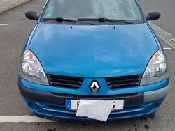 Blau Gebraucht 2004 Renault Clio II Limousine | 2.500 € (Fairer Preis)