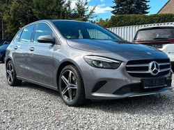 Grau Gebraucht 2019 Mercedes 220 Limousine | 20.999 € (Superpreis)