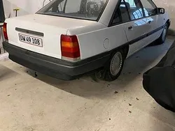 Weiß Gebraucht 1988 Opel Omega Limousine | 7.777 €