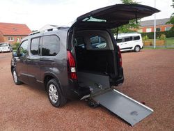 Grau Gebraucht 2021 Peugeot Rifter Allure Van / Kleinbus | 35.990 €