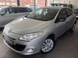 Grau Gebraucht 2011 Renault Mégane III Limousine | 5.990 € (Etwas zu teuer)