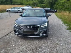 Grau Gebraucht 2017 Audi Q2 Sport SUV | 21.000 € (Etwas zu teuer)