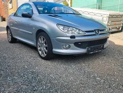 Silber Gebraucht 2004 Peugeot 206 CC Cabrio | 2.400 €