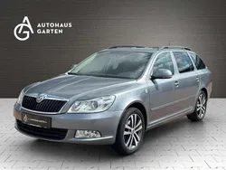 Grau Gebraucht 2012 Skoda Octavia Ambition Kombi | 4.950 € (Superpreis)