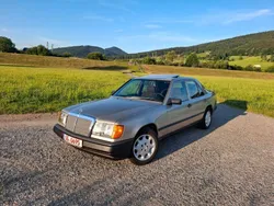 Silber Gebraucht 1988 Mercedes 250 Limousine | 4.200 €