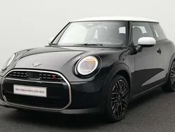 Schwarz Gebraucht 2024 Mini Cooper S Favoured Kleinwagen | 27.921 € (Superpreis)