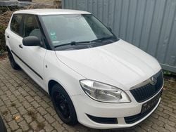 Weiß Gebraucht 2013 Skoda Fabia Limousine | 4.650 €