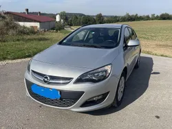 Silber Gebraucht 2015 Opel Astra Edition Kombi | 6.200 € (Fairer Preis)