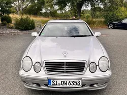 Silber Gebraucht 2002 Mercedes CLK200 Coupé | 3.000 €