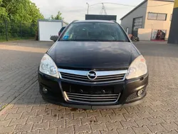 Schwarz Gebraucht 2009 Opel Astra Selection Kombi | 1.300 € (Guter Preis)
