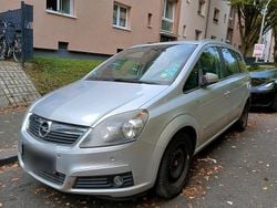 Silber Gebraucht 2007 Opel Zafira Van / Kleinbus | 1.250 € (Guter Preis)
