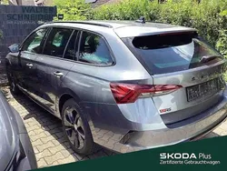 Graphitegrau metallic (metallic) Gebraucht 2022 Skoda Octavia RS Kombi | 28.950 € (Fairer Preis)