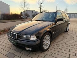 Schwarz Gebraucht 1999 BMW 323 Kombi | 5.475 € (Fairer Preis)