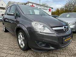 Grau Gebraucht 2009 Opel Zafira Innovation Van / Kleinbus | 6.499 € (Teuer)