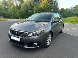 Grau Gebraucht 2019 Peugeot 308 Access Limousine | 10.500 € (Teuer)