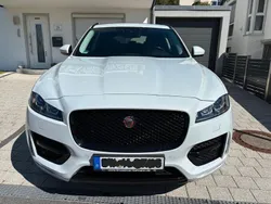 Weiß Gebraucht 2018 Jaguar F-Pace R-Sport SUV | 25.900 € (Fairer Preis)